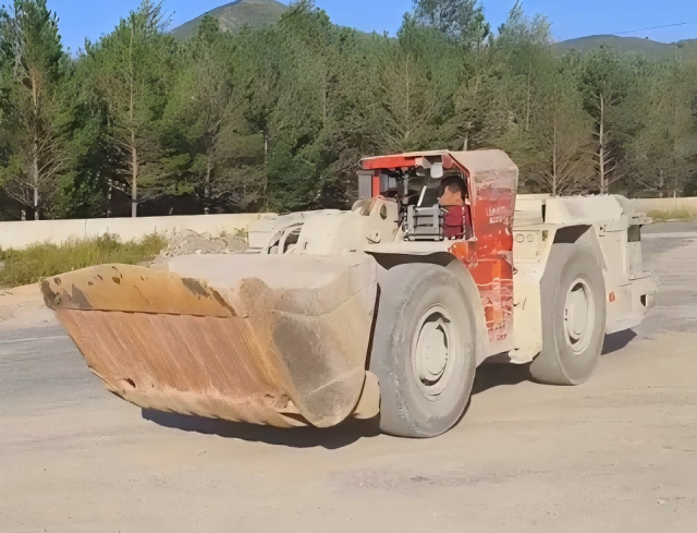 礦車司機(jī)駕駛行為場(chǎng)景檢測(cè)方案